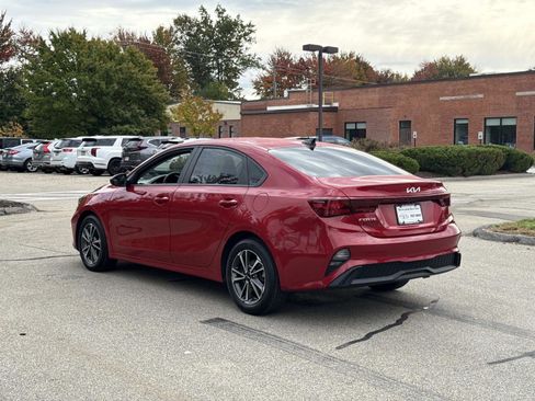 Used 2022 Kia Forte LXS image 7