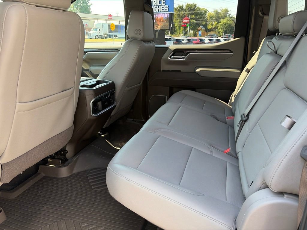 Used 2025 Chevrolet Silverado 1500 LTZ AWD/4WD image 13