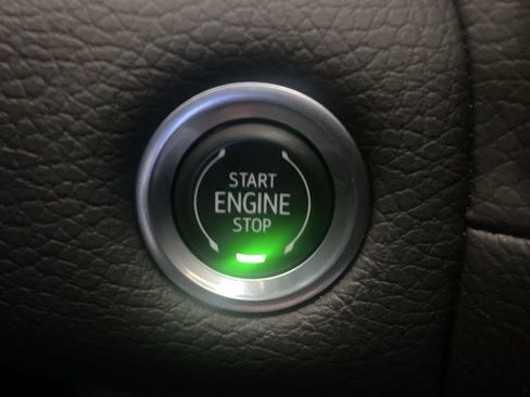 Used 2023 GMC Yukon XL Denali AWD/4WD image 17