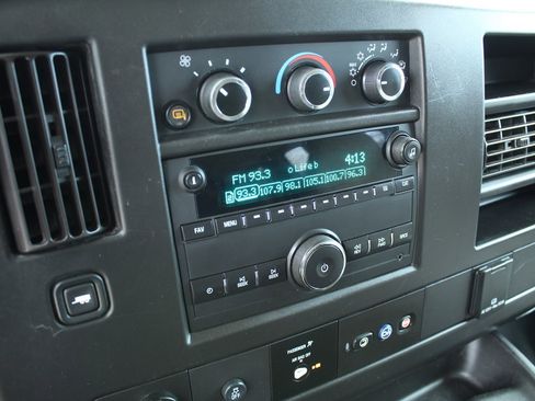 Used 2019 Chevrolet Express 3500 LS image 23