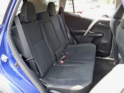 Used 2014 Toyota RAV4 XLE AWD/4WD image 29