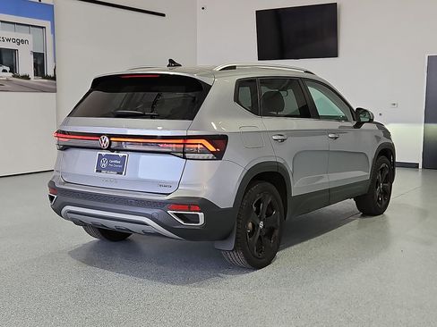 Certified 2025 Volkswagen Taos SEL w/ Black Wheel Plus Package AWD/4WD image 8