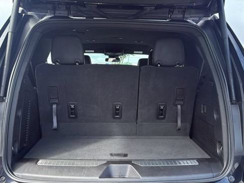 Used 2025 Chevrolet Tahoe Z71 AWD/4WD image 11