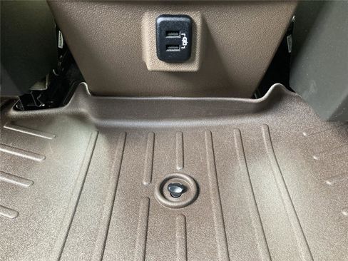 Used 2017 GMC Acadia Limited SLT image 25