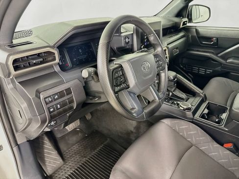Certified 2025 Toyota Tacoma SR w/ Towing Package AWD/4WD image 10