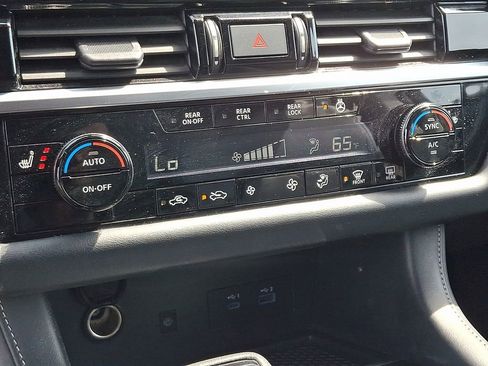 Certified 2023 Nissan Pathfinder SL image 16