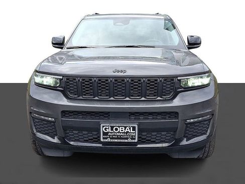 Used 2022 Jeep Grand Cherokee L Limited w/ Black Appearance Package AWD/4WD image 2