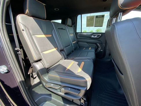 Used 2022 GMC Yukon XL AT4 AWD/4WD image 31