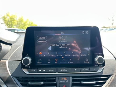 Used 2025 Nissan Altima 2.5 SV image 15