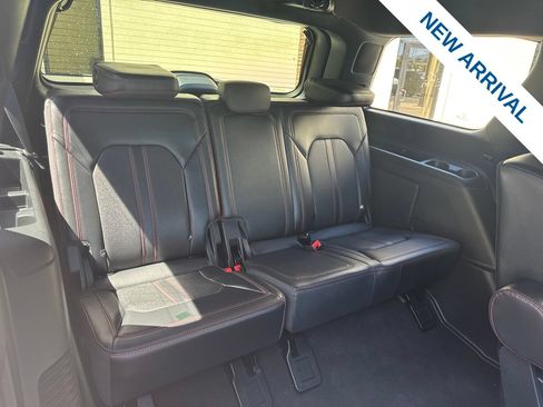 Used 2024 Ford Expedition Limited AWD/4WD image 12