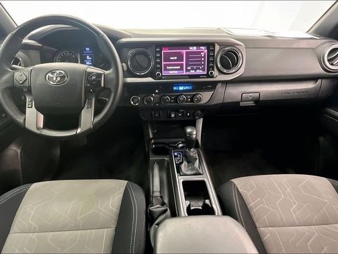 Used 2022 Toyota Tacoma w/ SR5 Package image 14