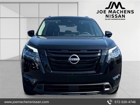 New 2025 Nissan Pathfinder SV image 8
