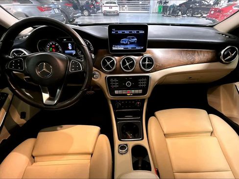 Used 2018 Mercedes-Benz GLA 250 image 11