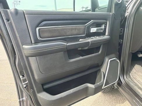 Used 2023 RAM 3500 Laramie AWD/4WD image 17