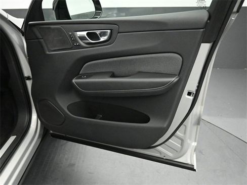 Used 2022 Volvo XC60 T8 R-Design w/ Advanced Package image 34