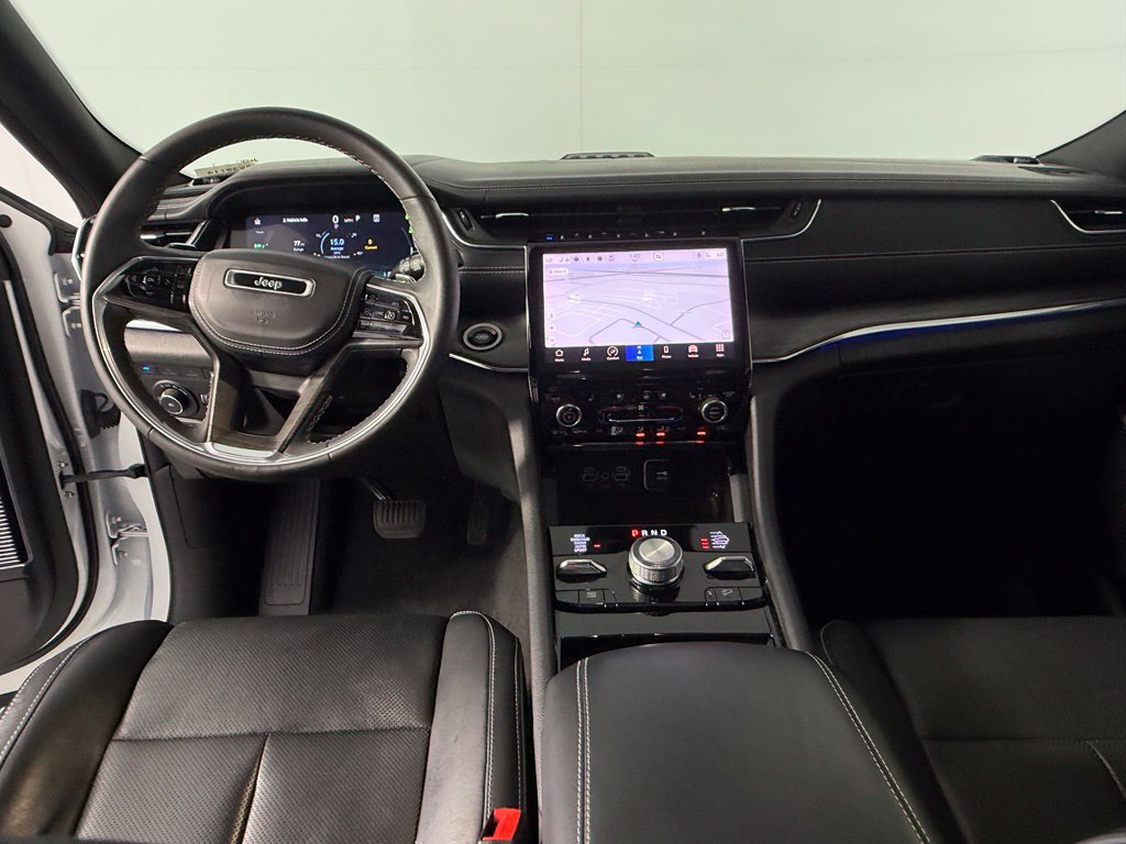 Used 2023 Jeep Grand Cherokee Overland w/ Luxury Tech Group IV AWD/4WD image 13