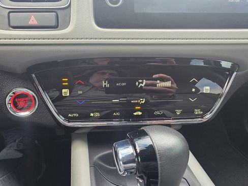 Used 2021 Honda HR-V EX-L image 18