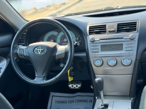 Used 2011 Toyota Camry SE w/ SE Extra-Value Pkg #1 FWD image 21