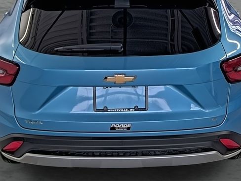 Used 2025 Chevrolet Trax LT w/ Driver Confidence Package image 12