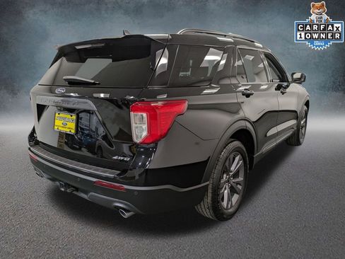 Used 2022 Ford Explorer XLT w/ Equipment Group 202A image 4