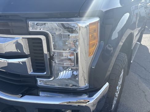 Used 2017 Ford F250 XLT w/ XLT Value Package image 10