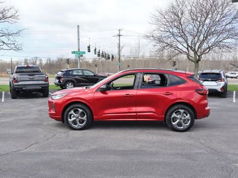 Used 2024 Ford Escape ST-Line w/ Tech Pack #1 AWD/4WD image 4