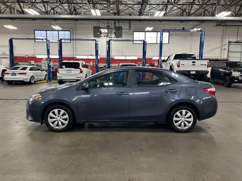 Used 2015 Toyota Corolla LE image 2