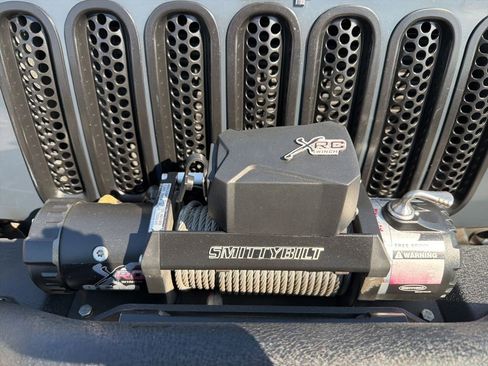 Used 2016 Jeep Wrangler Unlimited Rubicon w/ Connectivity Group image 15