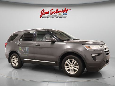 Used 2019 Ford Explorer XLT AWD/4WD image 2