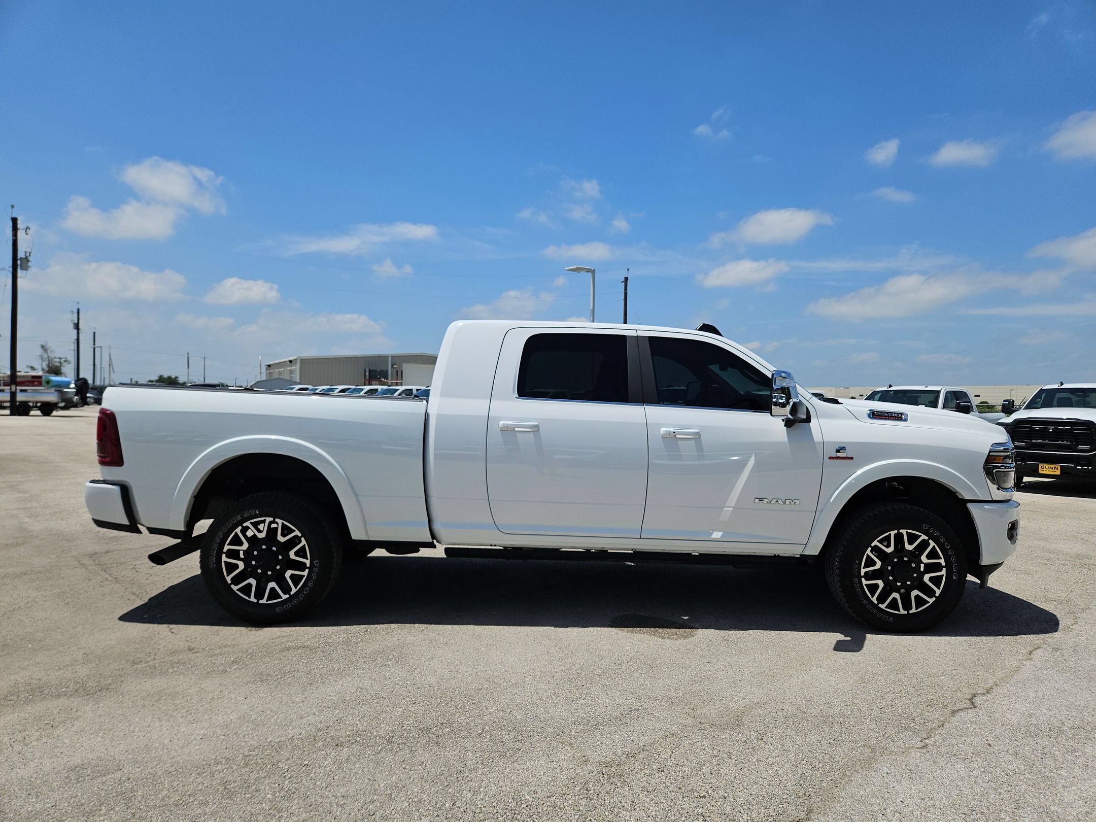 Used 2025 RAM 2500 Limited AWD/4WD image 2