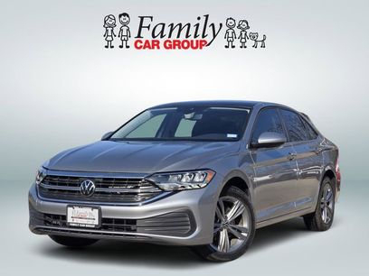 Used 2024 Volkswagen Jetta SE w/ Panoramic Sunroof Package