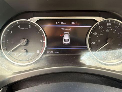 Used 2024 Nissan Sentra SV image 19