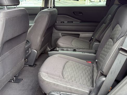 Used 2023 Nissan Pathfinder SV w/ SV Premium Package AWD/4WD image 21