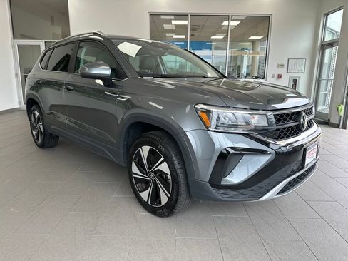 Certified 2023 Volkswagen Taos SE w/ Panoramic Sunroof Package AWD/4WD image 1