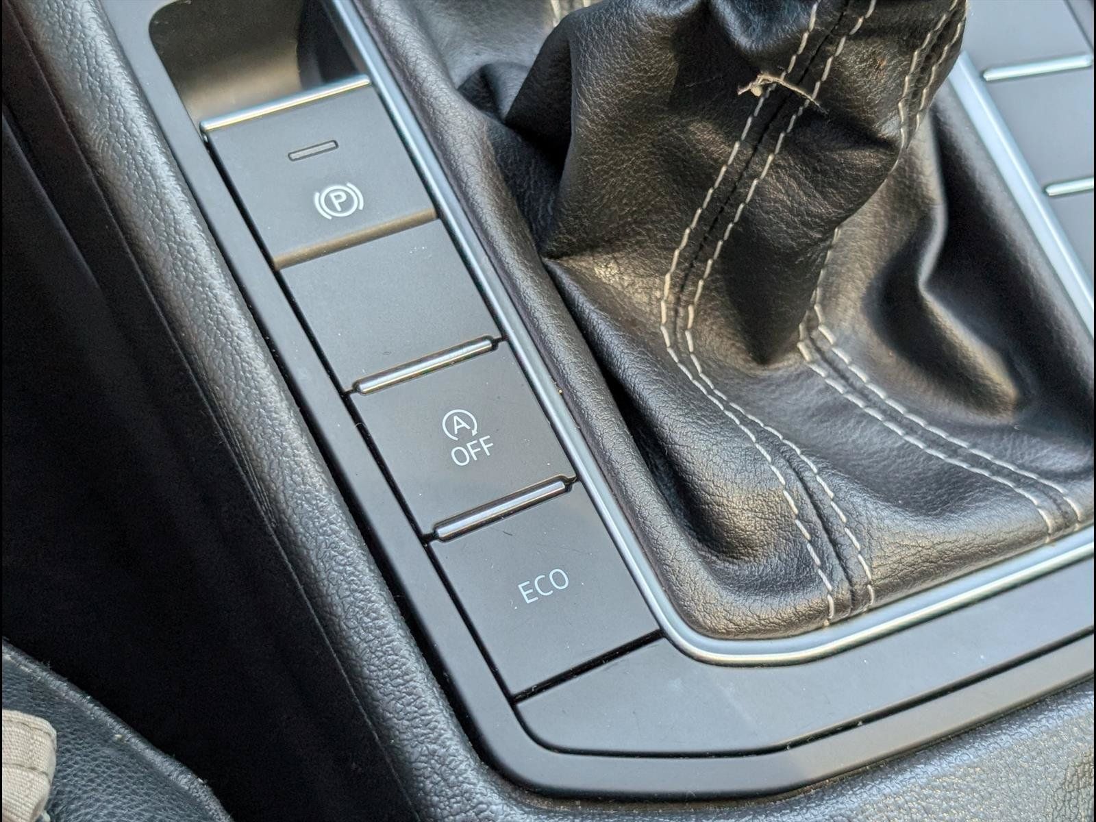 Used 2024 Volkswagen Jetta SE FWD image 17
