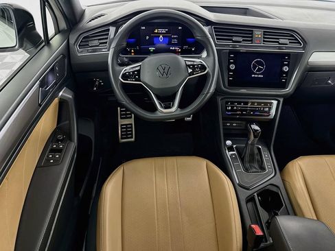 Used 2023 Volkswagen Tiguan SE R-Line FWD image 19