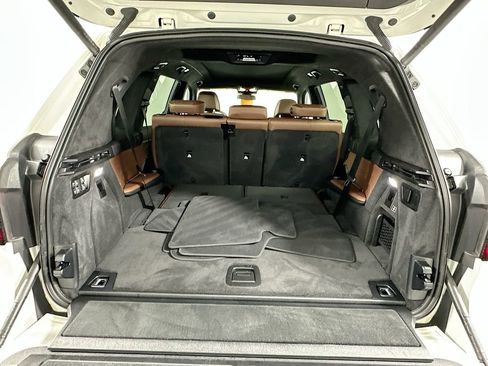 Used 2025 BMW X7 xDrive40i w/ Premium Package image 27