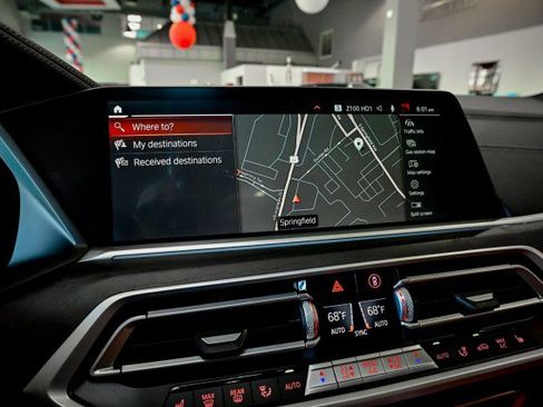 Used 2021 BMW X7 M50i w/ Executive Package image 46