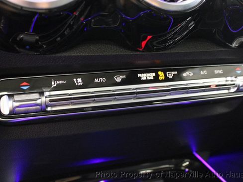 Used 2021 Mercedes-Benz GLB 250 4MATIC image 22