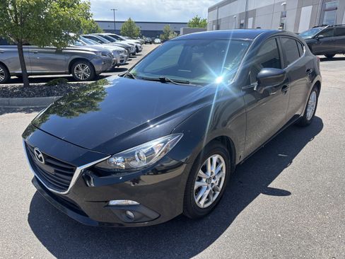 Used 2015 MAZDA MAZDA3 i Touring w/ Technology Package FWD image 3