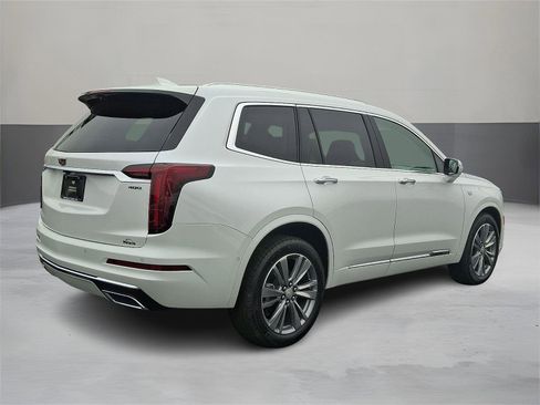 New 2025 Cadillac XT6 Premium Luxury image 3