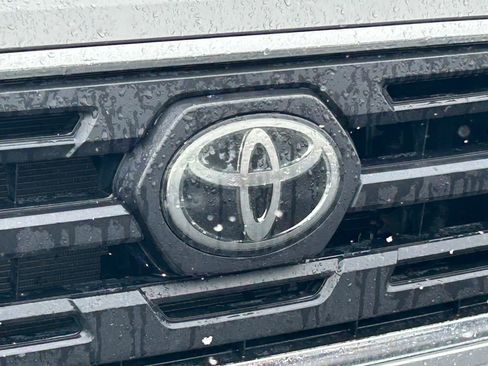 Used 2019 Toyota Tacoma SR5 image 12