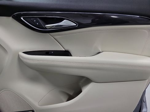 Used 2022 Buick Envision Essence w/ Technology Package I image 16