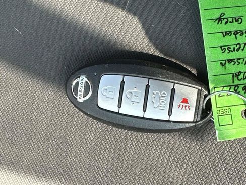 Used 2021 Nissan Versa SV FWD image 28