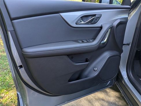 New 2025 Chevrolet Blazer LT w/ Convenience Package image 9