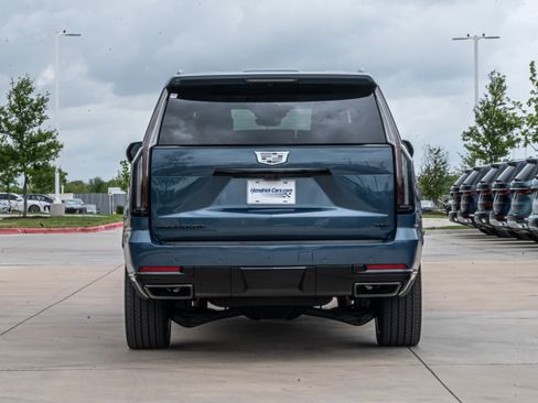 Used 2026 Cadillac Escalade Platinum Sport w/ LPO, ONYX Package AWD/4WD image 7