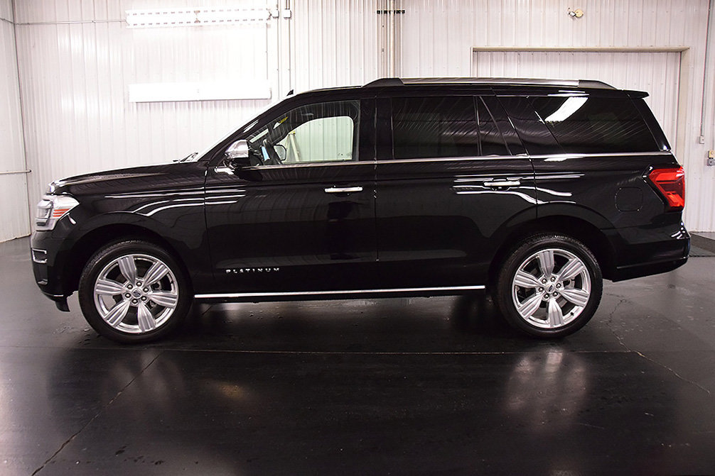 Used 2024 Ford Expedition Platinum AWD/4WD image 4