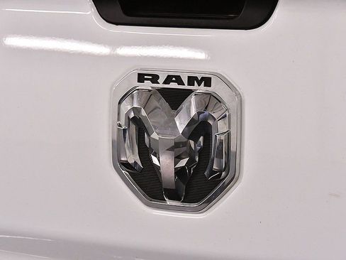 Used 2024 RAM 3500 Big Horn AWD/4WD image 15