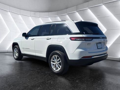 Used 2025 Jeep Grand Cherokee Laredo X RWD image 5