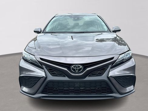 Used 2024 Toyota Camry SE FWD image 3